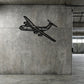 Lockheed C-141B Starlifter - Metalowa dekoracja ścienna - prezentacja w nowoczesnej sypialni