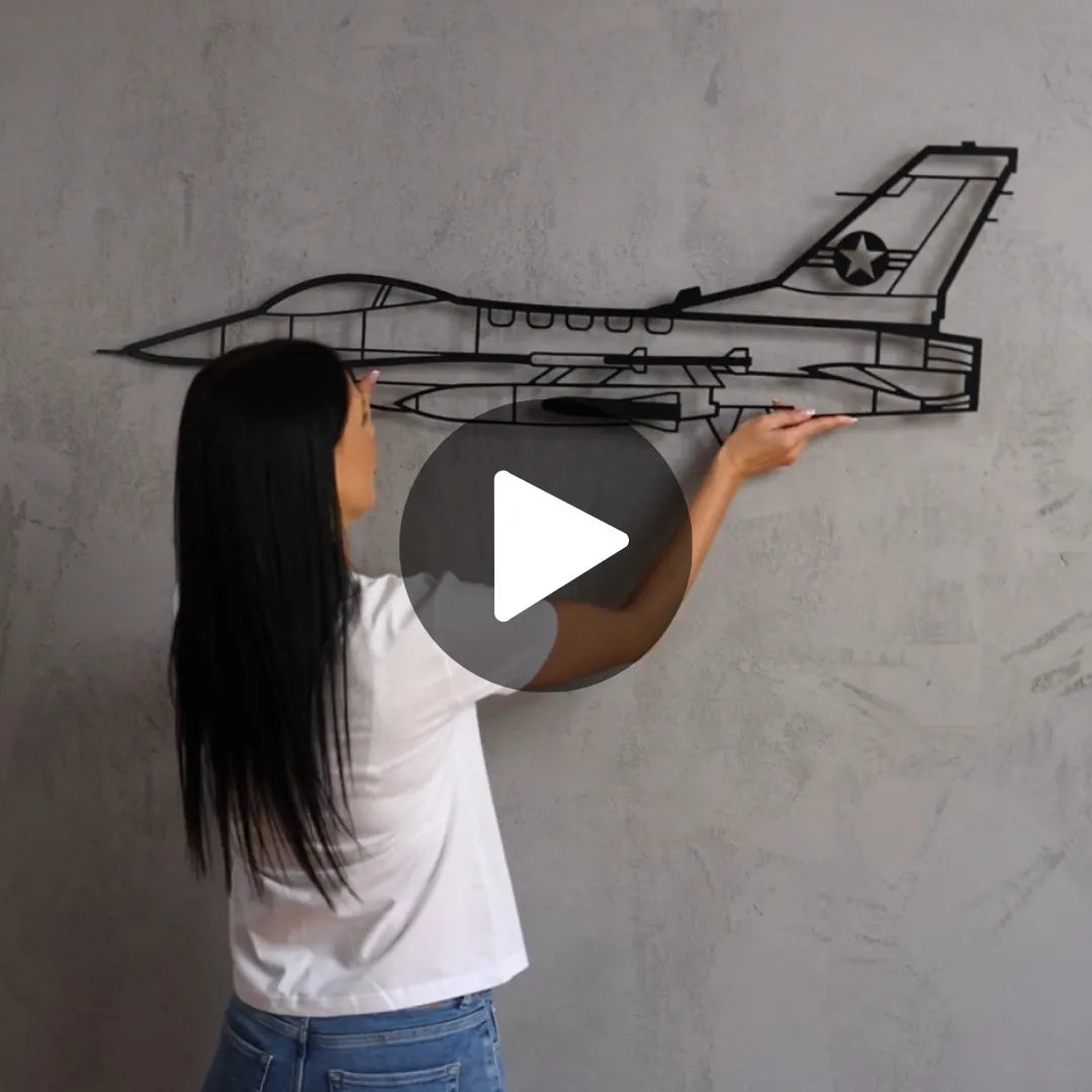 Metalowa Sylwetka F-16 Fighting Falcon – Prezentacja Efektu 3D i Wykończenia